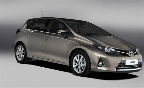 Toyota Auris Hybrid Photos and Specs. Photo: Auris Hybrid Toyota ...