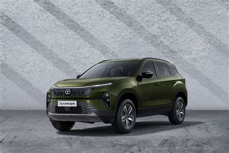 2023 Tata Harrier Variant-wise Features Detailed | CarDekho.com