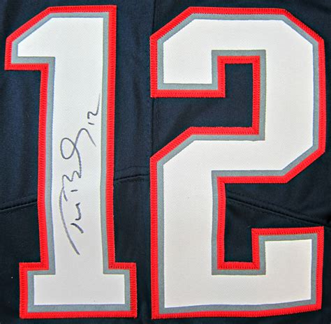 tom-brady-signed-jersey-2 - Memorabilia Center