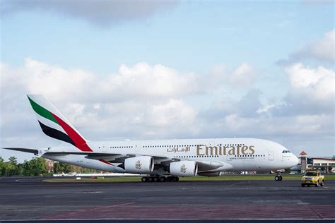 Emirates A380 Mendarat di Bali - DailyLife.id