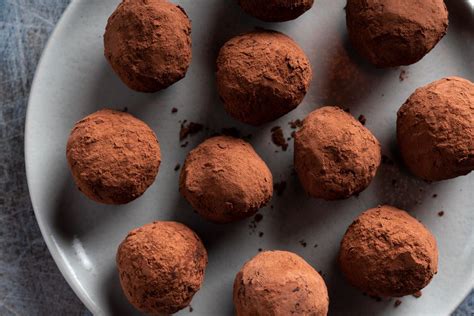 A Traditional French Dark Chocolate Truffles Recipe