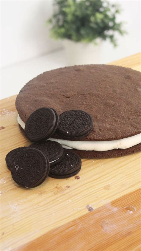 Giant Oreo Cookie [Video] | Recipe [Video] | Giant oreo cookie recipe