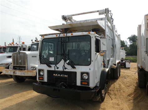 2002 MACK MR690S T/A FRONT LOADER GARBAGE TRUCK