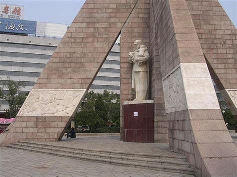 File:Tangshan Earthquake Memorial III.jpg - Wikimedia Commons