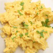 Cooking Scrambled Eggs for a Large Group | ThriftyFun