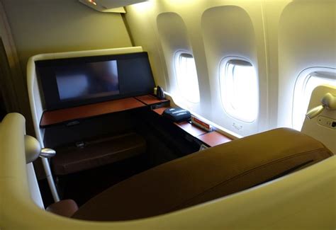 Review: Japan Airlines First Class 777-300ER | First class seats, First ...