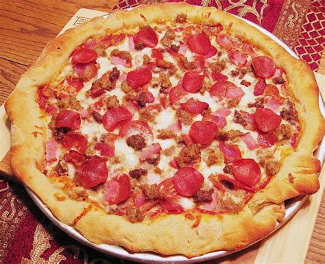 Save on calories by making this Pizza Hut-style pie at home | Recipes | billingsgazette.com