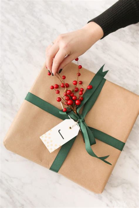 10 Craft Wrapping Paper Ideas For the Holidays | M Loves M