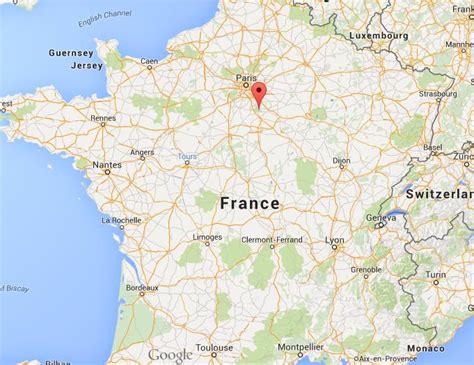 Where is Fontainebleau on map France