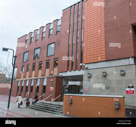 Leeds Crown Court Stock Photo - Alamy