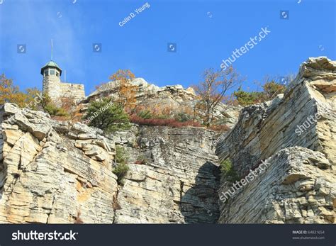 Skytop Tower On The Clifftops Overlooking Mohonk Lake In The Shawangunk Mountains Of New York In ...