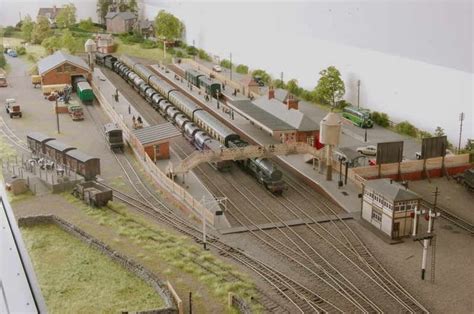 00 gauge railway layouts | Model trains, Model train layouts, Model train scenery