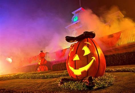 Magic Kingdom Halloween Photos - Disney Tourist Blog Scary Halloween Party, Halloween Photos ...