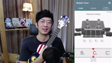 How to tune your ukulele using tuner apps - YouTube