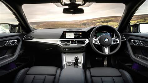 BMW 2 Series Coupe Interior Layout & Technology | Top Gear