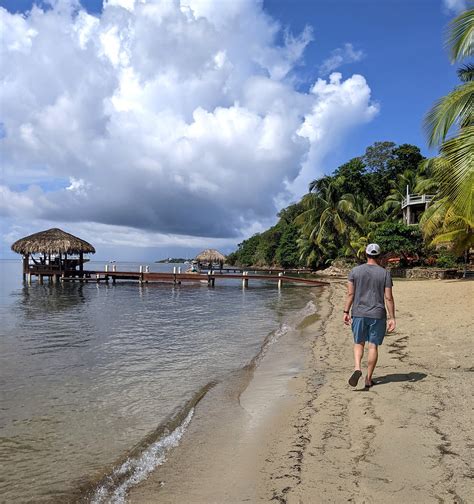 Easy Scuba/Snorkeling Getaway Roatan, Honduras