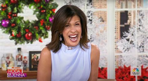 Hoda Kotb Debuts New Hair Color: See Her Dark Brunette 'Do!