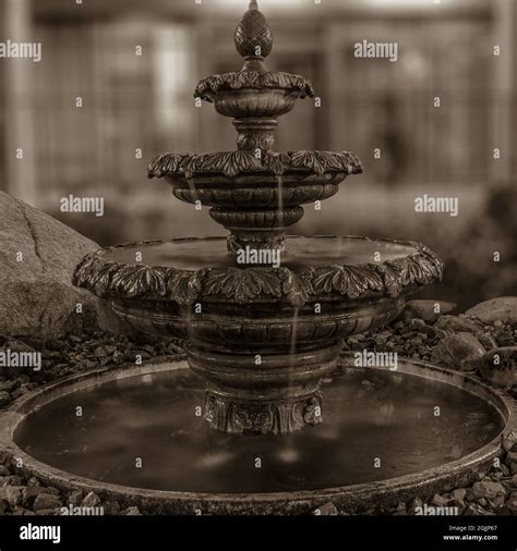 fountain at night Stock Photo - Alamy