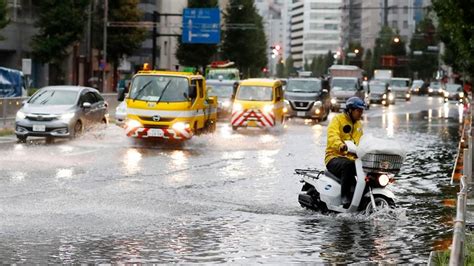 Commuter chaos after powerful typhoon hits Tokyo - CNA