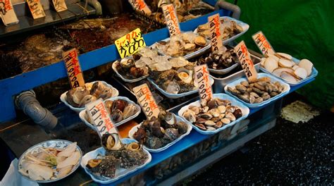 Tokyo Food Tour: the Tsukiji Fish Market Tour | Savored Journeys