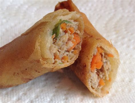 Lumpia (Filipino Spring Rolls) | Erasmus recipes