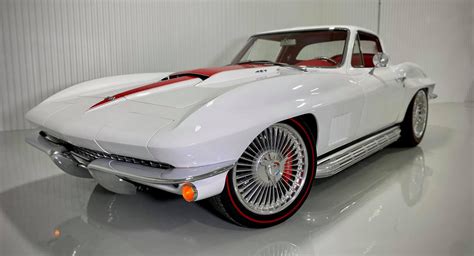 Breathtaking C2 Corvette Stingray Restomod Looks Like It Has Time-Traveled From 1967 | Carscoops