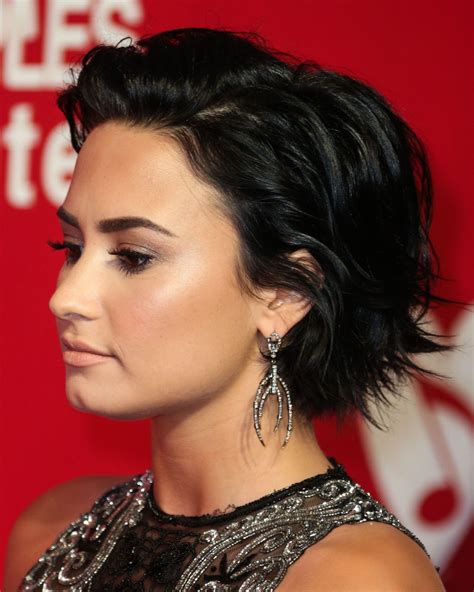 demi lovato hair bob - Google Search | Demi lovato hair, Demi lovato short hair, Short hair styles