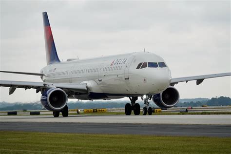 Delta grows New York presence with 100 added flights - The Points Guy