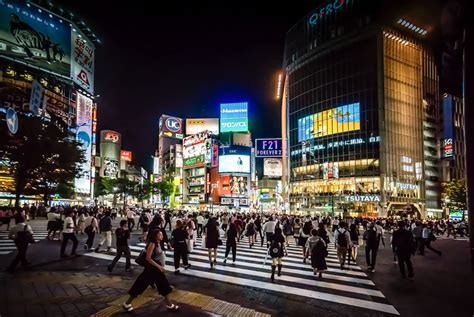 2017-03-31 SHIBUYA CROSSING IN THE NIGHT - heyyouphoto.com