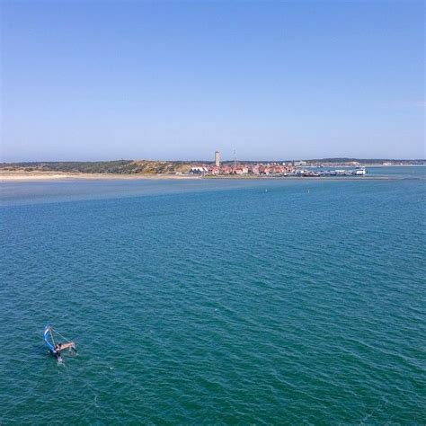 Oerol on Instagram: “VAKANTIETIP! 🏝 Ben je deze vakantie op Terschelling? Hou je van Oerol? 1+1 ...