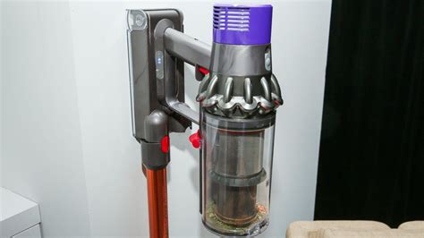 Dyson demonstrates the new Cyclone V10 vacuums - CNET