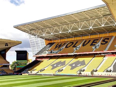 Wolves’ venue plan may hit COVID-19 snag - Coliseum