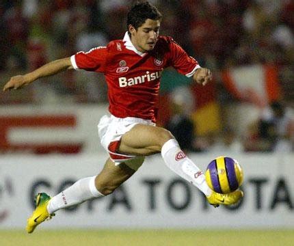 Alexandre Pato Young Football Player Profile,Photos and Biography ...