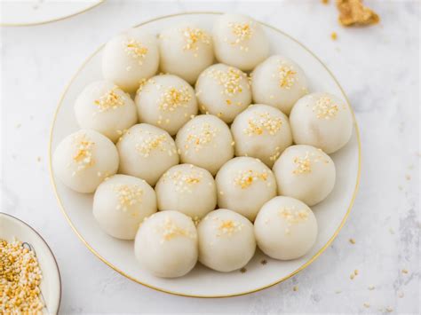 Bánh trôi • Sugar-filled rice flour balls – MM Bon Appétit