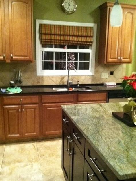 +14 Backsplash Ideas For Black Granite Countertops And Maple Cabinets 2022