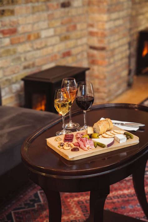 10 Chicago Restaurants Perfect for National Wine Day | UrbanMatter