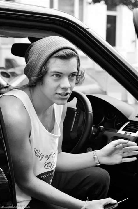 beanie, beanies, harry styles, lulua - image #569954 on Favim.com