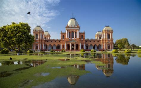 Noor Mahal: The Stunning Palace of Lights in Bahawalpur | Zameen Blog