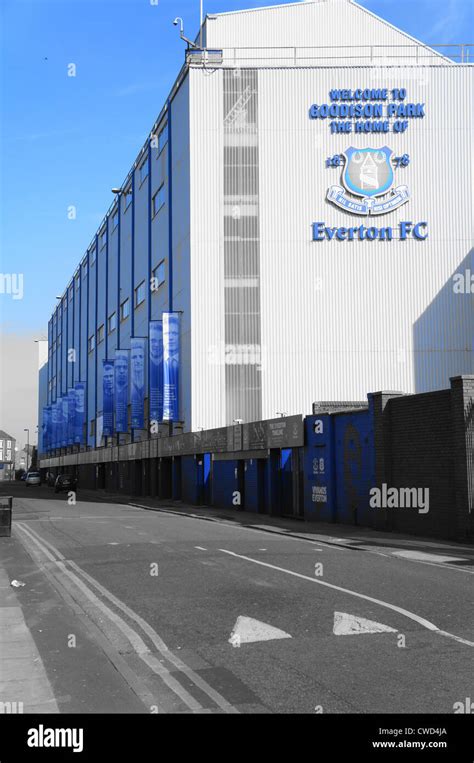 Goodison park hi-res stock photography and images - Alamy