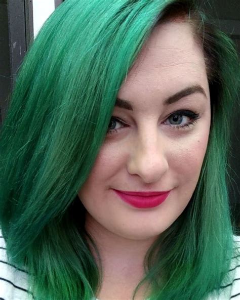 Dark Emerald Green Hair Dye / 12 Best Green Hair Dyes Of 2021 To Spice ...