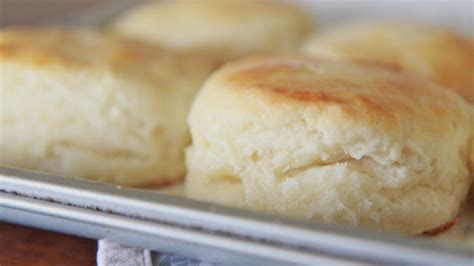 Easy Southern Buttermilk Biscuits Recipe | Divas Can Cook