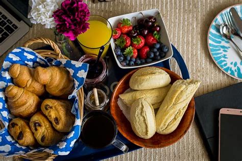 Le petit déjeuner - A simple French breakfast filled with goodness