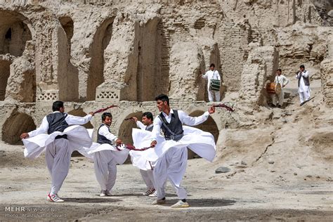 Mehr News Agency - Nowruz traditional sword dance in Sistan & Baluchestan