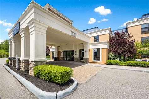 THE CROSSROADS HOTEL - NEWBURGH, ASCEND HOTEL COLLECTION - Prices ...