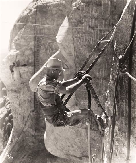 Mount Rushmore construction 1930's : r/OldSchoolCool