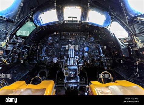 Vulcan cockpit hi-res stock photography and images - Alamy