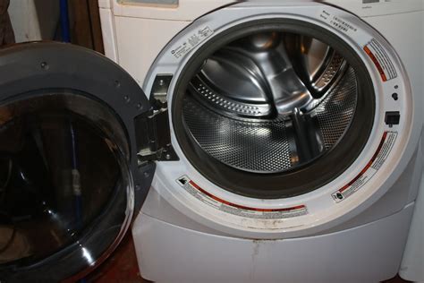 Maytag 4000 Series Front Load Washing Machine | EBTH