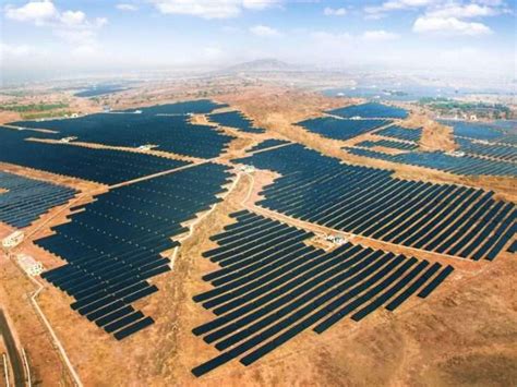 Bhadla Solar Park, India: World’s Largest Solar Park and Clean Energy Hub - WoahTech