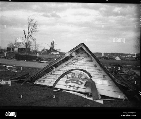 Destroyed buildings in Marysville, Indiana after the March 2012 Tornado ...