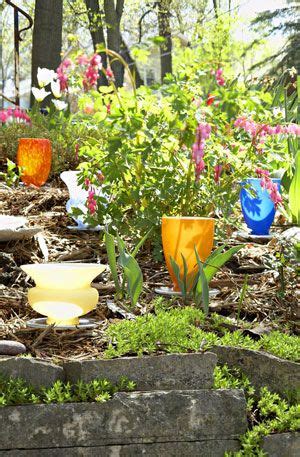 I like the vase lanterns | Garden inspiration, Do it yourself ...